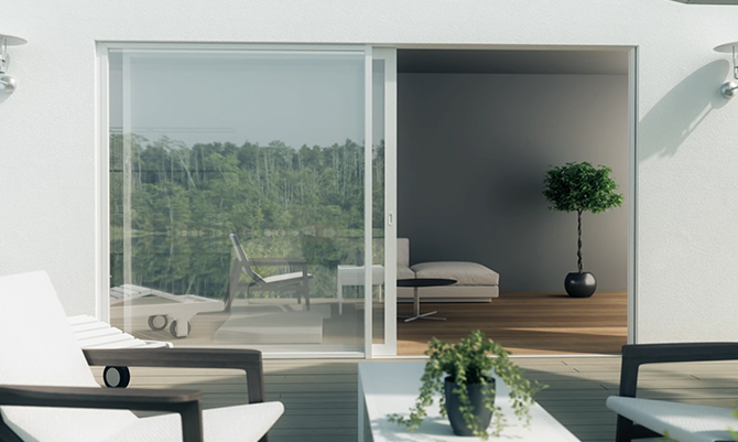 Referensbild av en skjutdörr i trä.