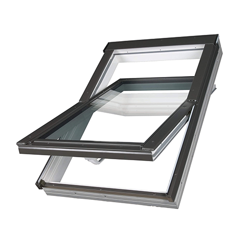 Pivåhängt takfönster från Fakro hos Nordiska Fönster.